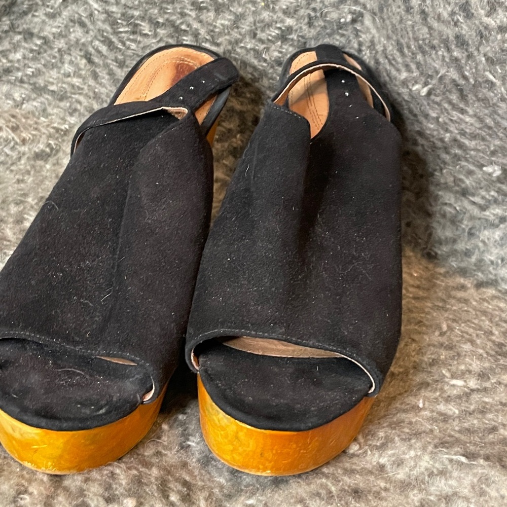 Heeled Clogs - Picture 2 of 5